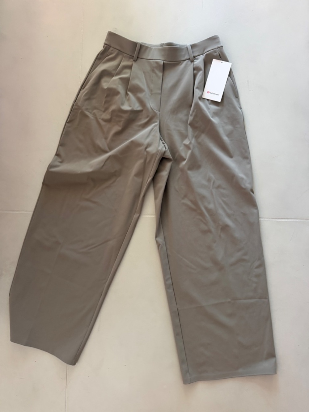 Lululemon Daydrift wide leg trouser NWT - Picture 2 of 3
